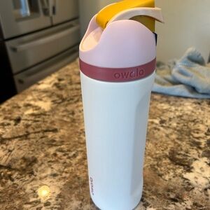 Awesome 24 oz owala barely used